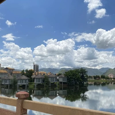 新盛酒店豪华客房